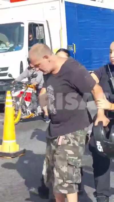 La polic&iacute;a de anteojos: llamen a la polic&iacute;a