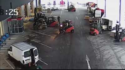 Forklifts form a blockade around carjacker