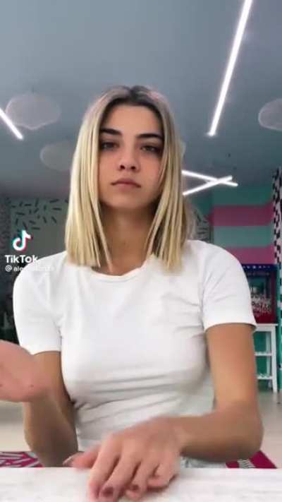 Alessia Lanza tette e capezzoli🍐