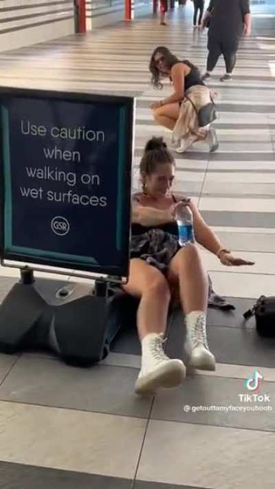 The sign 💀