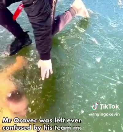 Missing the exit while diving under the ice