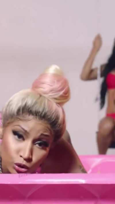 She&rsquo;s too much omg😩👅