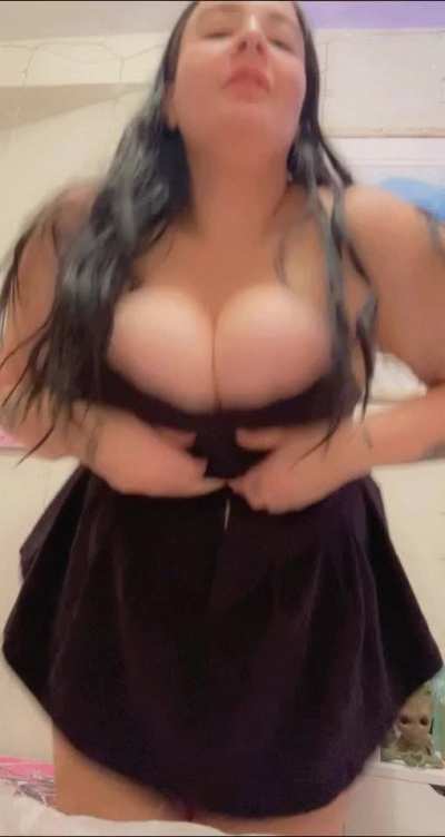 Can you tell I&rsquo;m not wearing a bra?