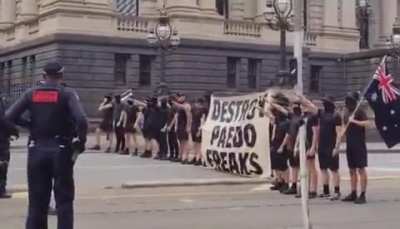 Police will arrest climate change protesters but let Nazis openly Sieg Heil