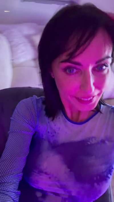 Tell me, is a 39yo mommy still attractive?