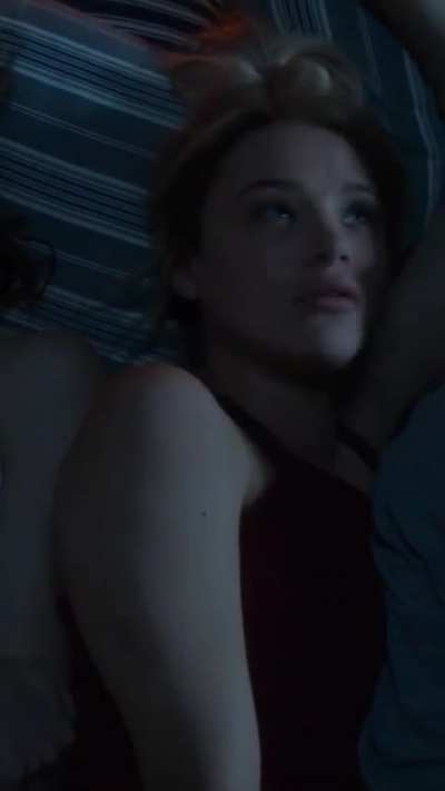 In Red (Life In Pieces S02 E22)