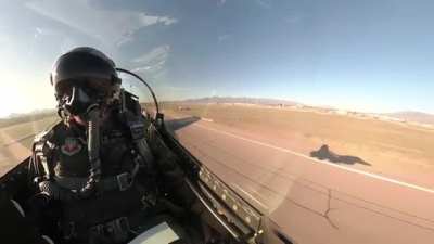 F-16 climb and it&rsquo;s wingman &ldquo;shadow&rdquo;