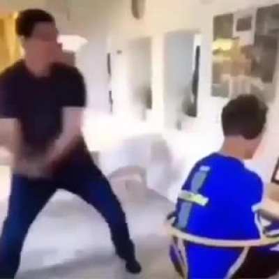 A pancada deve ter sido t&atilde;o forte que deve ter ido parar a 1986 n&atilde;o sei se isto &eacute; regra 1 mas vou por na mesma se o guinas quiser mostrar pode porque n&atilde;o vejo nada de errado