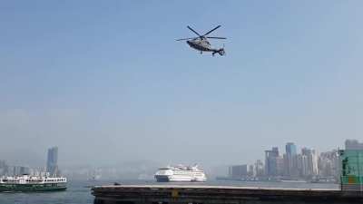 Camera shutter speed and frame rate match helicopter's rotor
