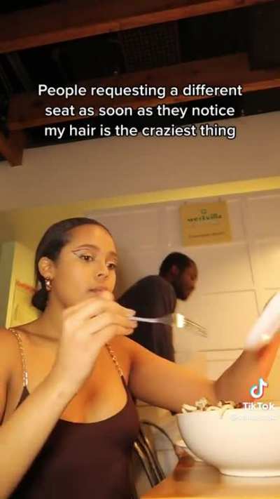 She&rsquo;s back( girl claims lady moved because of her natural hair)