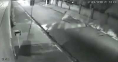 This is how you properly avoid getting robbed