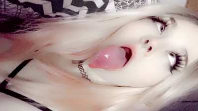 anyone need a sloppy blowjob? 🥰🥰