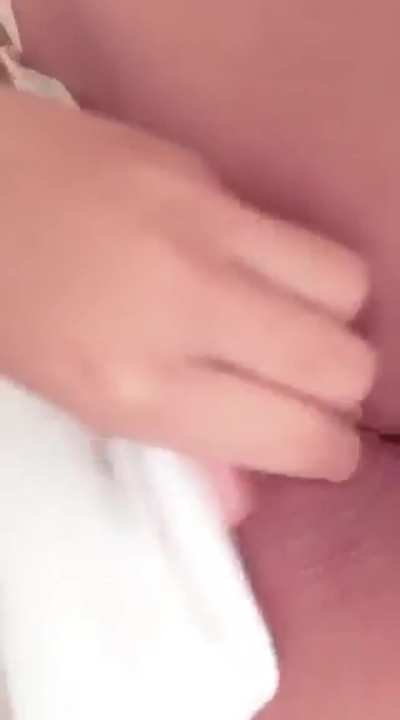 im 20, I'm available to do custom pics and vids with sexting and video call rn, if u want to see some special, say 'yes' and I'll give u a surprise &amp;amp; I'll make u cum💦
