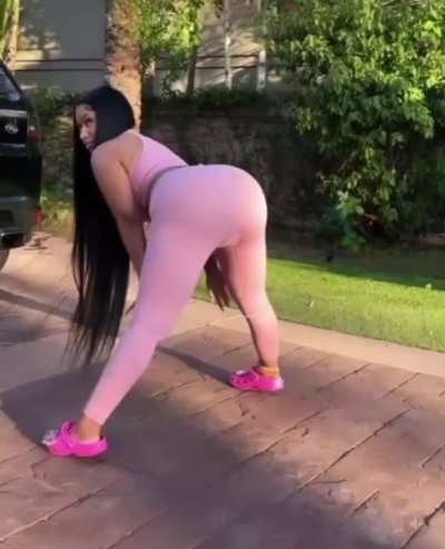 Nicki from the back 🍑🍑