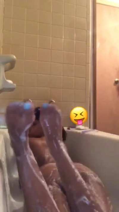 Here y&rsquo;all ni$$as crack heads fa dis lil girl pussy