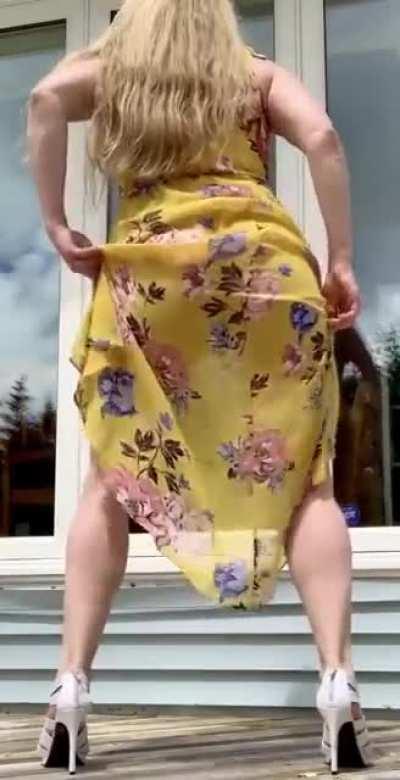 What to wear under a yellow dress<wbr>☺️😘💋[<wbr>F][OC<wbr>]