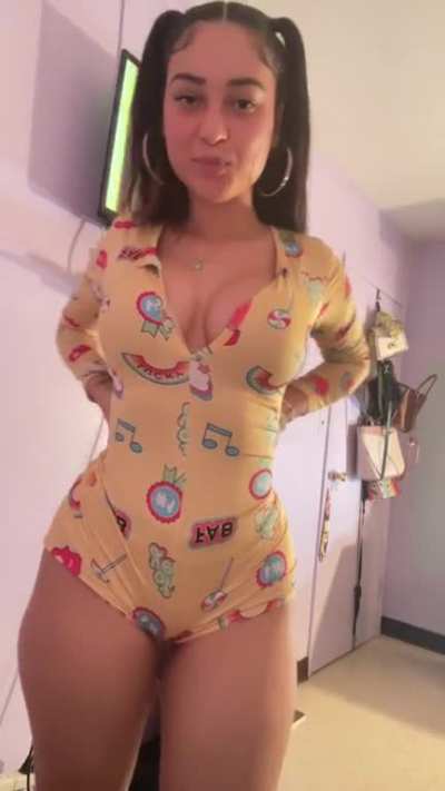 Cute Smile &amp;amp; fucking huge EYES 🤗