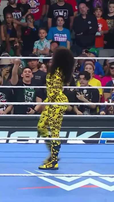 Naomi 🍑