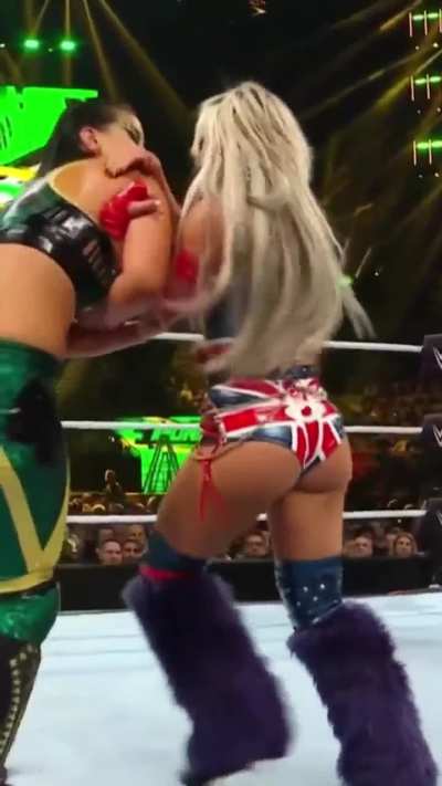 More of Liv from MITB last night &eth;&yen; &eth;&not;&eth;&sect;