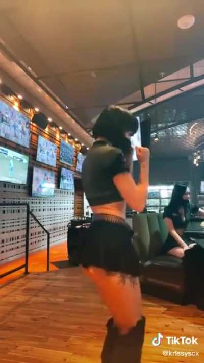 Goth Hooters!!