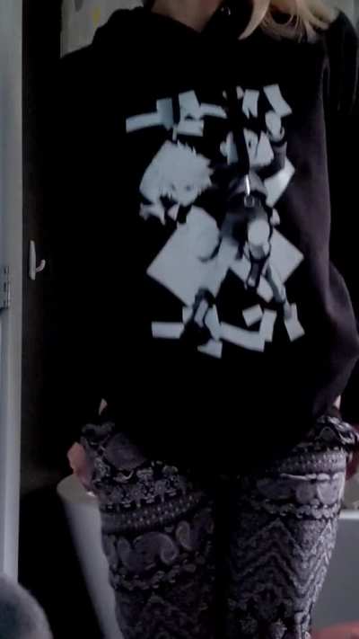 I wear baggy clothing 80% of the time, im posting this here so atleast someone can get a peek