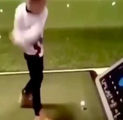 😳
