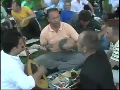 Albanian picnic. Hajde valle t'oda jasht
