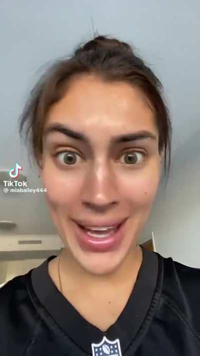 @miabailey444