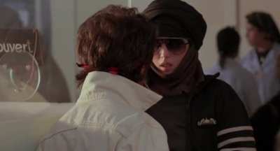 Isabelle Adjani flashes a plot twist to Dustin Hoffman - Ishtar (1987)