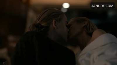 Kissing Diane Kruger in 