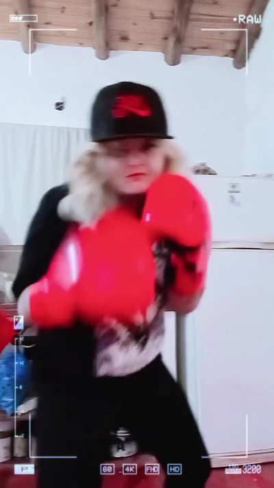 Ara shadow boxing