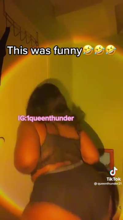 Looking good 😍 (@1queenthunder)