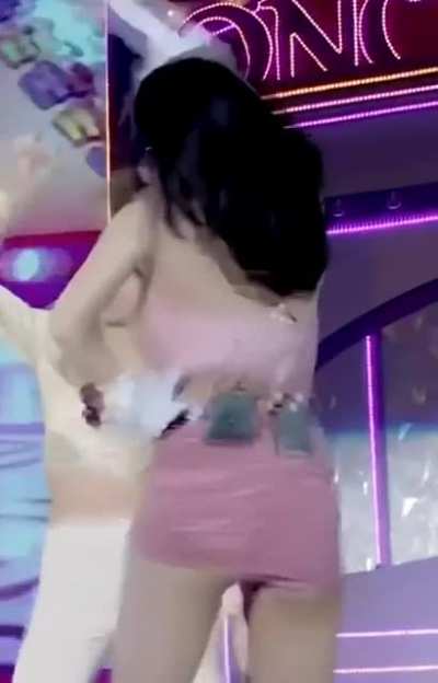 Momo butt