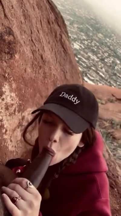 Sucking her man&rsquo;s pretty dick