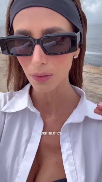 Aline in sun shades
