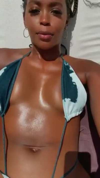 Nafessa Williams