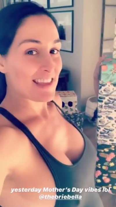She is so hot😍