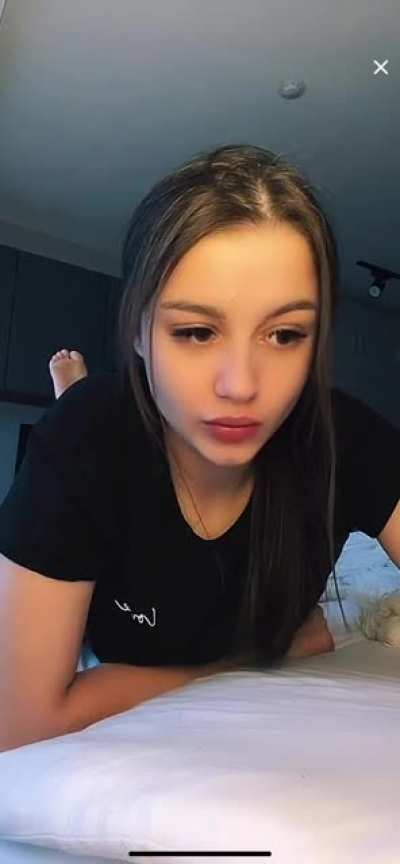 It&rsquo;s always Russian girls 😍(live)