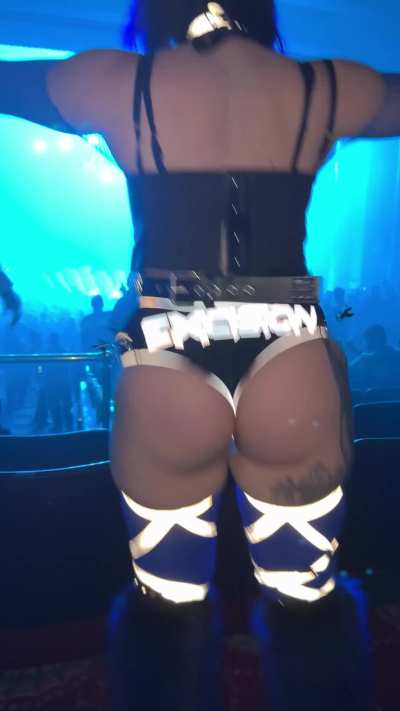 The best part about raving with me is the view