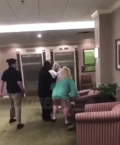 Karen insults mom&rsquo;s interracial kids