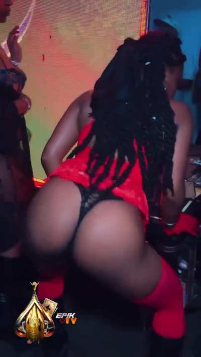 ACE Champagne &amp;amp;Lingerie 📷:@wukuptv