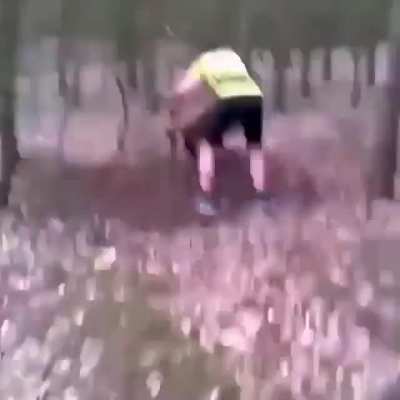 Cyclist frees a mountain goat that got its horn wrapped around a tree
