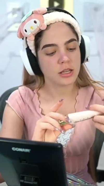 Jajaja qu&eacute; chistosa, se hace la inocente pero bien que le gusta provocar 🤑🥵