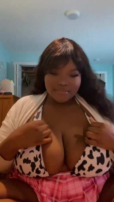 21 &bull; A lil shy, but I just love this sub!!💕🍼✨🍓☁️ (wait 3 secs for tits)