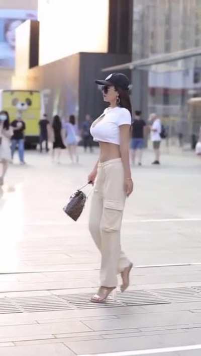 damn that bust🍒