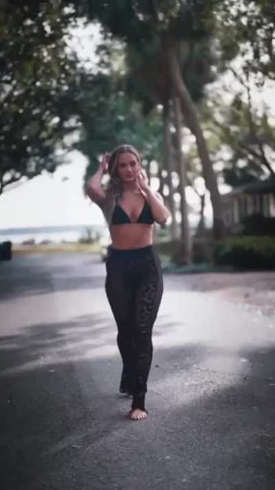 Anna Jay