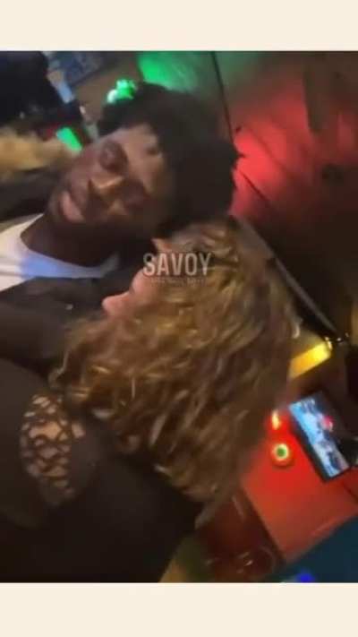 Man Gets Offended By a Drunk Woman&rsquo;s Obsession With His Hair