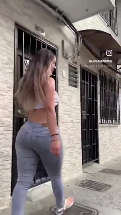 Latinas &amp;gt;