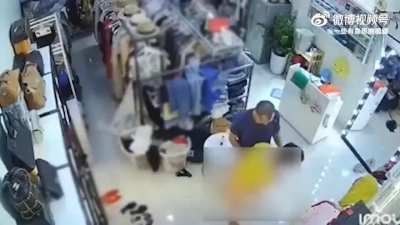 一服装店老板娘遇持刀歹徒劫财劫色，上演教科书式自救！