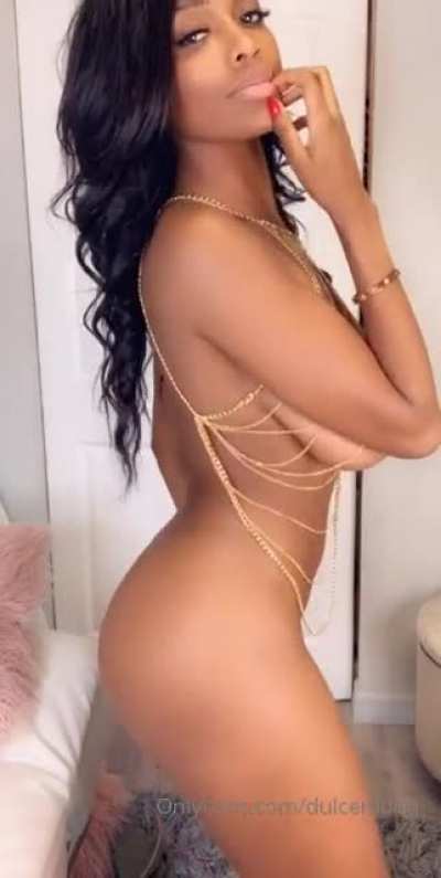 Dulce&rsquo;s big breasts makes the world go round and round